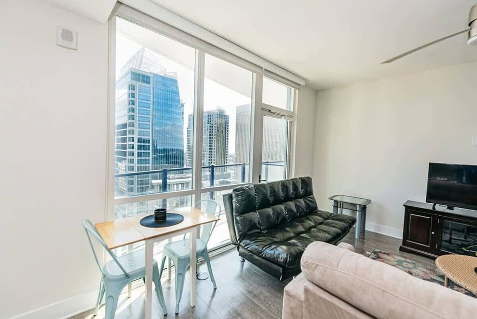 Living Room/Dining