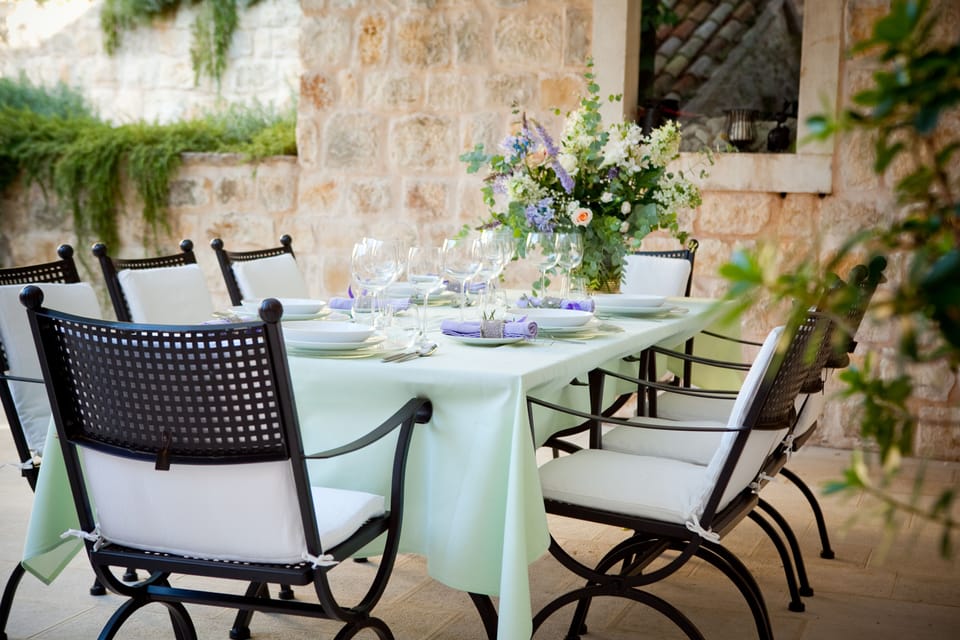 Outdoor dining