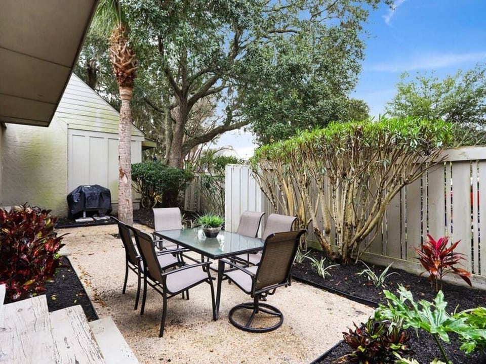 Private Patio at 641 Queens Grant