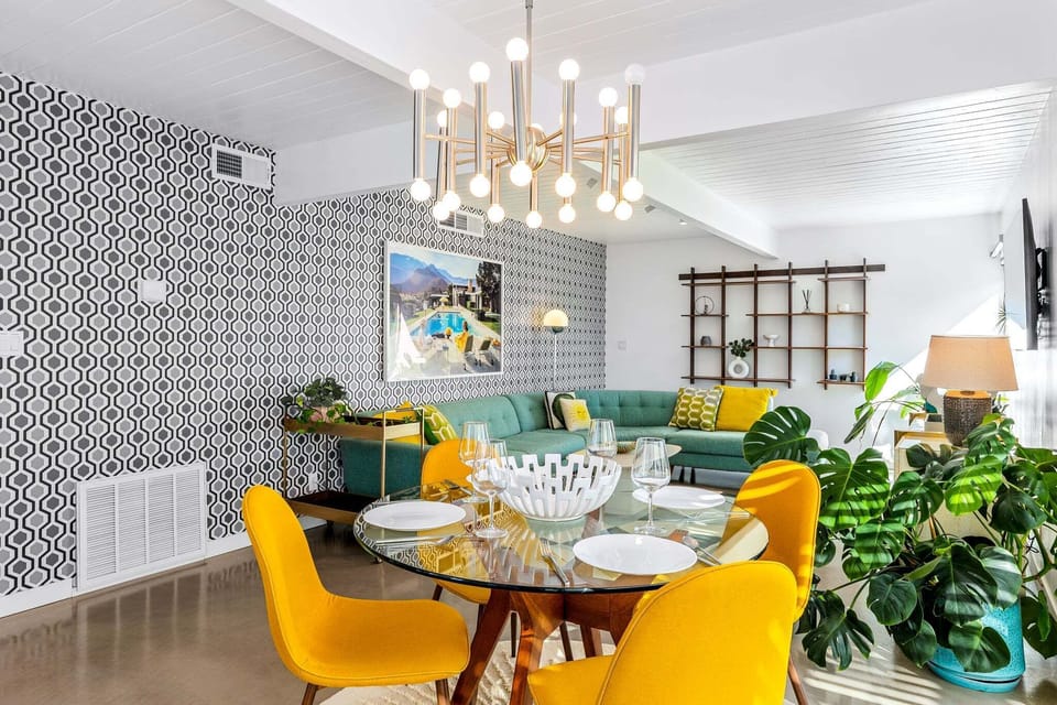 Mid-mod Alexander home