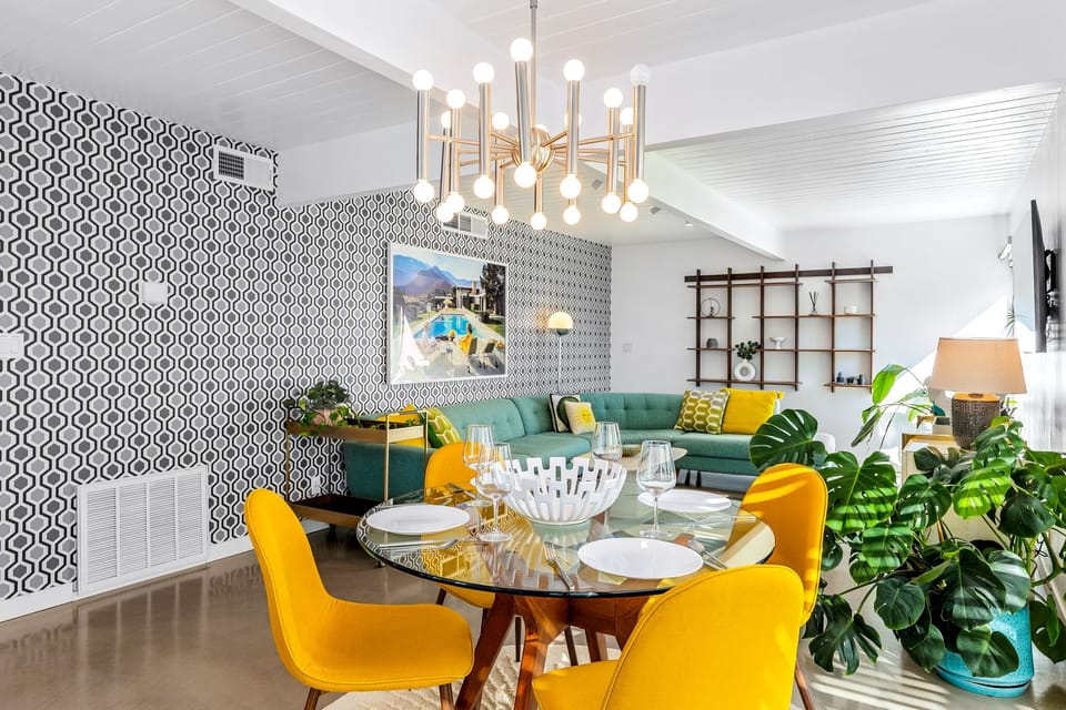 Mid-mod Alexander home