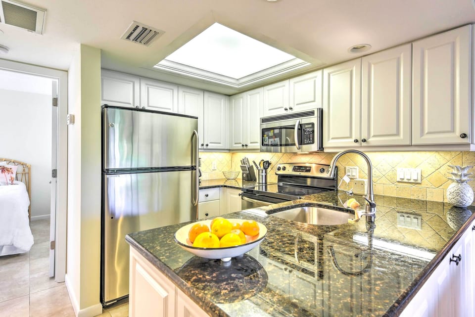 Kitchen | Cooking Basics | Coffee Maker | Paper Towels/Trash Bags Provided
