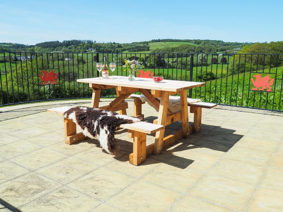 Sitting-out-area | Parlwr Godro - Goetre Isaf, Lampeter