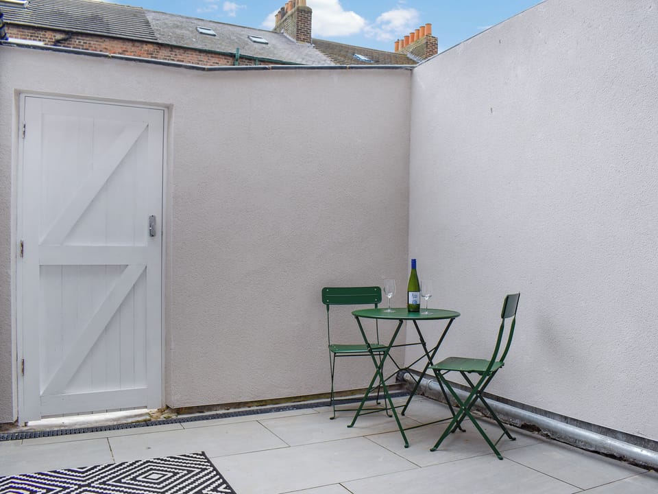 Sitting-out-area | Cleveland Studio - Cleveland Terrace stays, Whitby
