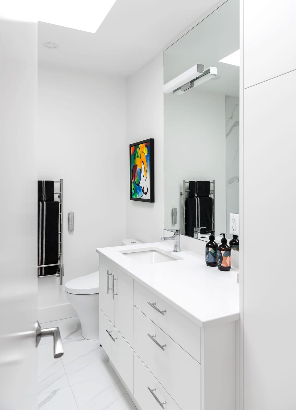 Upper bathroom

