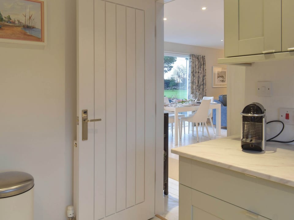 Kitchen | Whitehouse Studio, Roslin