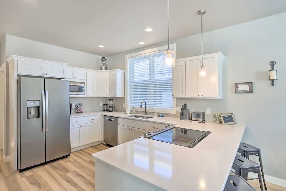 Kitchen | Main Level | Cooking Basics | Coffee Maker | Blender | Toaster