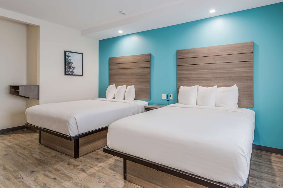 Stretch out on two plush beds for effortless group comfort.
