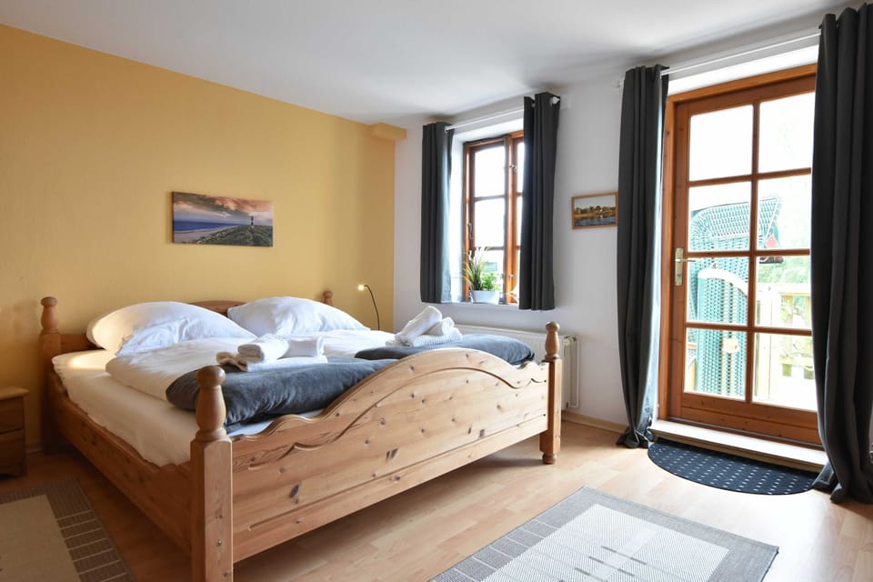 Apartment 3 with 1 bedroom (2-4 pers.) upstairs / 1 pet allowed - Villa Seeheim Ferienobjekt Apartment in Mecklenburg-Vorpommern, Germany