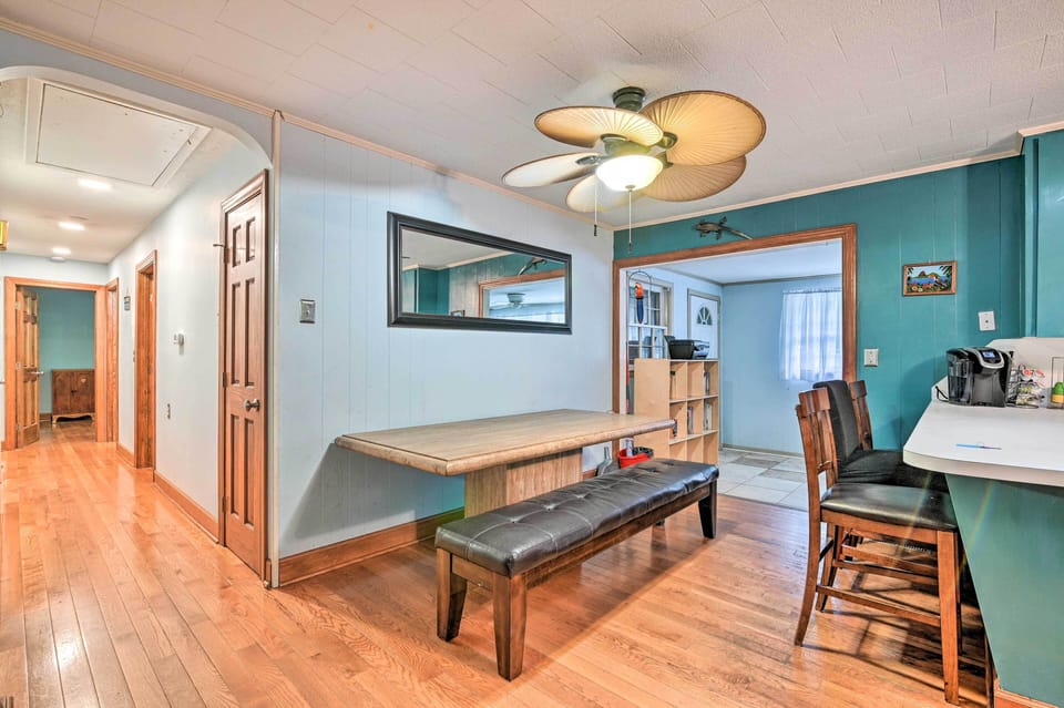 Dining Area | Dishware & Flatware Provided | Central A/C | Electric Heating