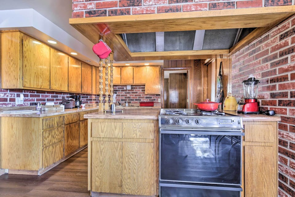 Kitchen | Slow Cooker | Coffee Grinder | Cooking Utensils | Toaster