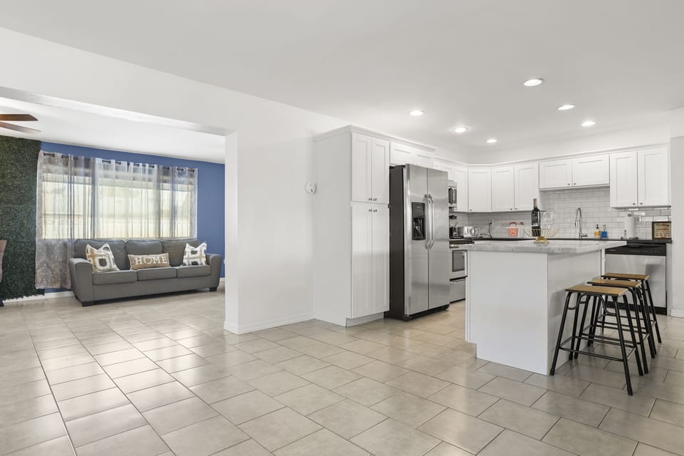 Open kitchen floorplan