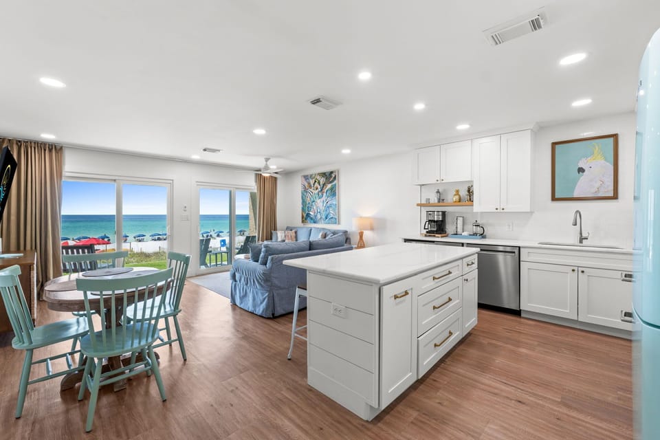 Fully Equipped Kitchen with all the comforts of home. Newley remodeled.
