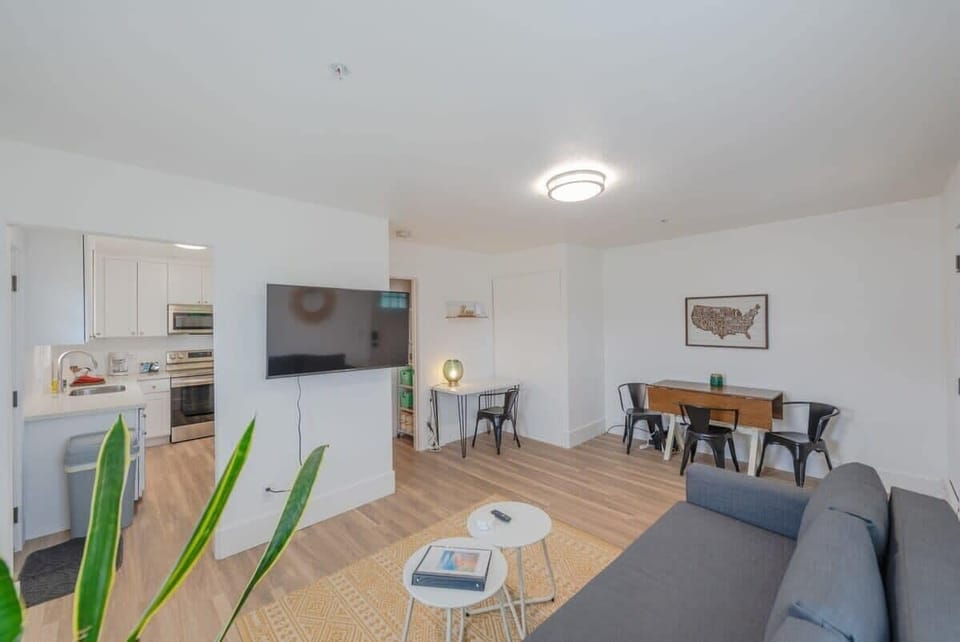 #InvestREPM Coos Bay Cottage Collection #CoosBay #BookDirect #LongTerm #FurnishedRentals