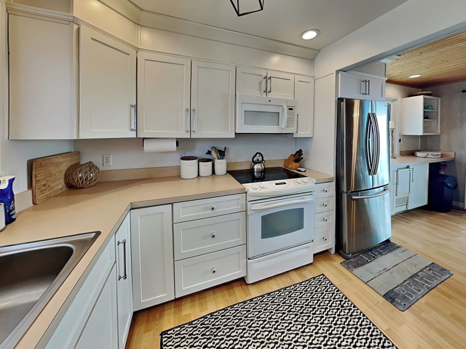 Full Size Kitchen