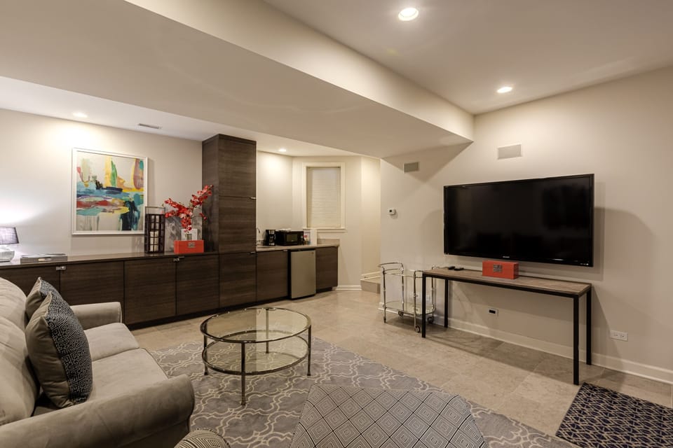 The kitchenette is a great spot to reheat last night's leftover deep dish!