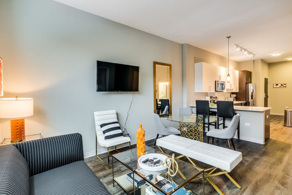 Living Room, Room, Indoors, Screen, Chair
