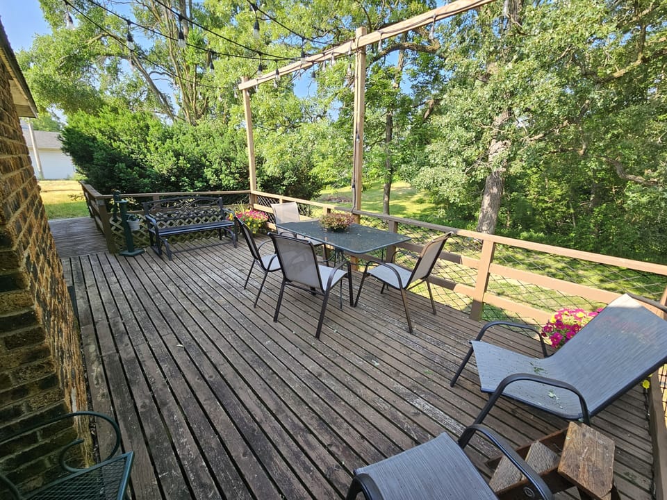 Morning coffee will never be the same when you leave. Seating for 10.