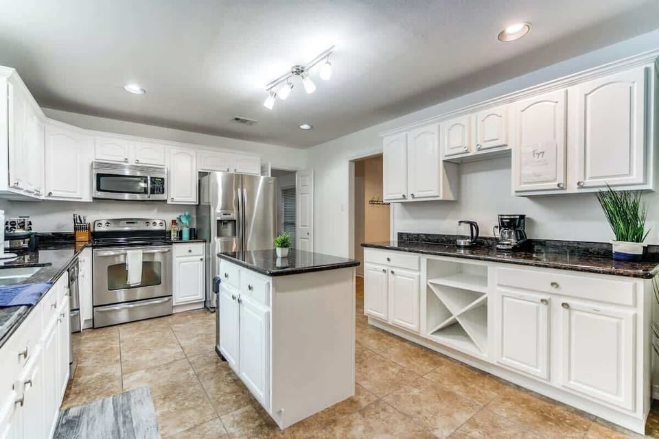 Large kitchen with all essentials