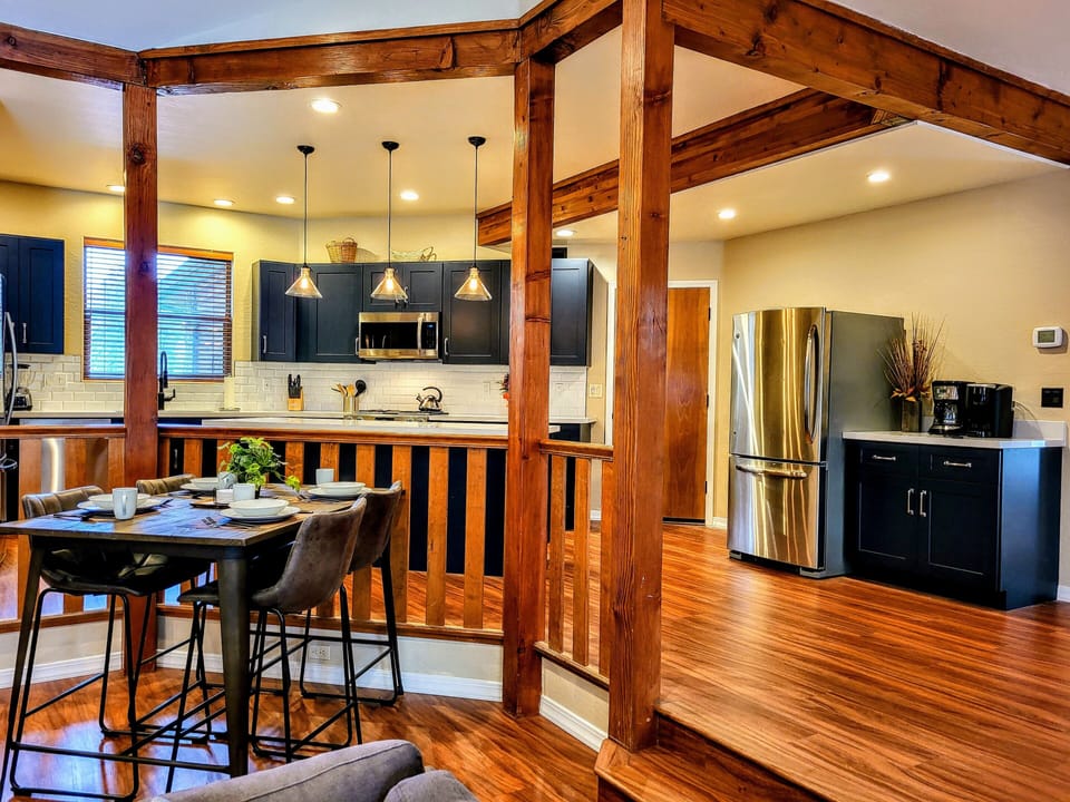 Kitchen (30" refrigerator shown)