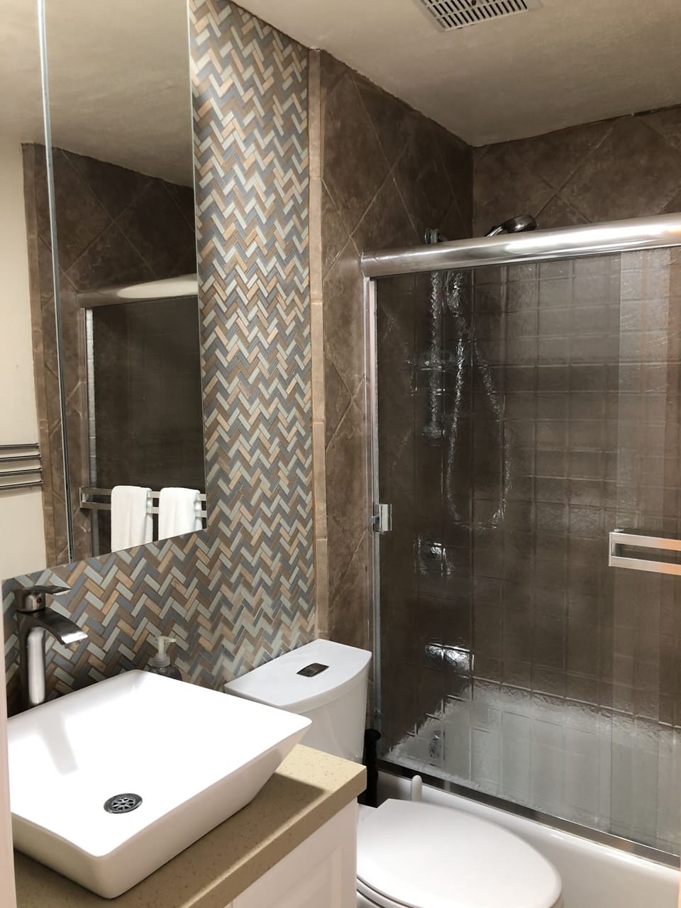 Second full bath - this one next to dual master bedroom #2. Modern & comfortable