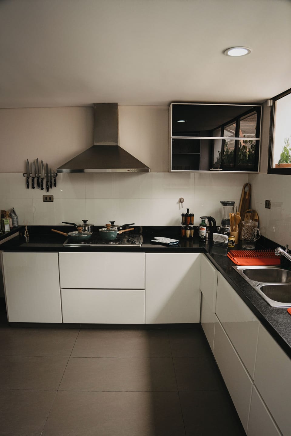 FULLY-STOCKED KITCHEN with Complimentary Coffee & Tea Station! 