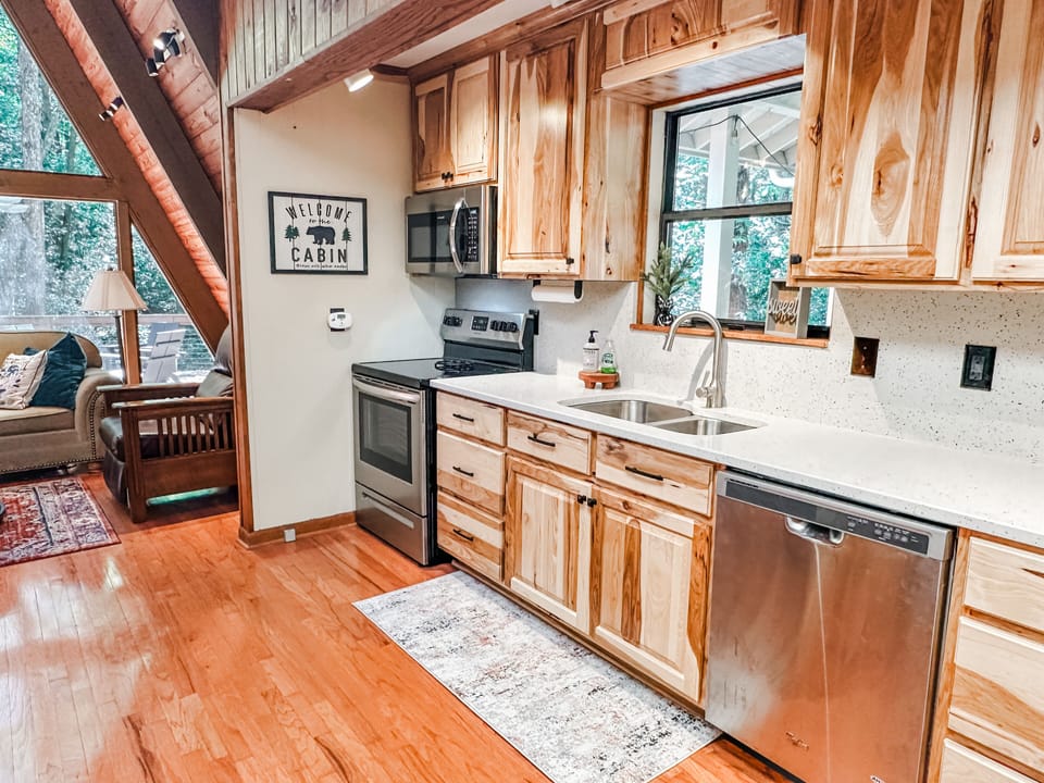 new kitchen & appliances - quartz countertops