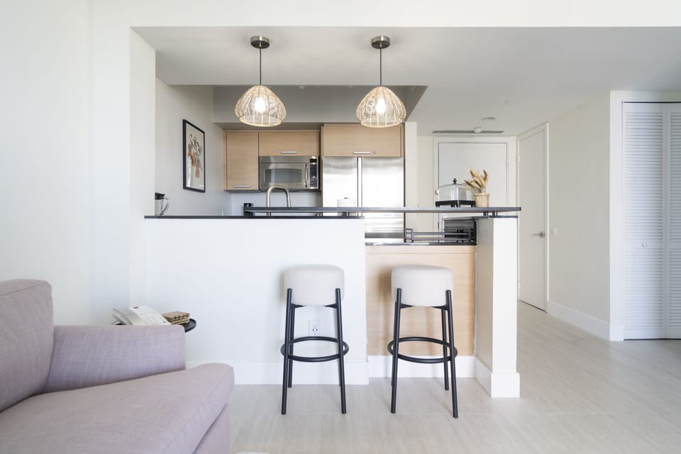 Kitchen bar counter