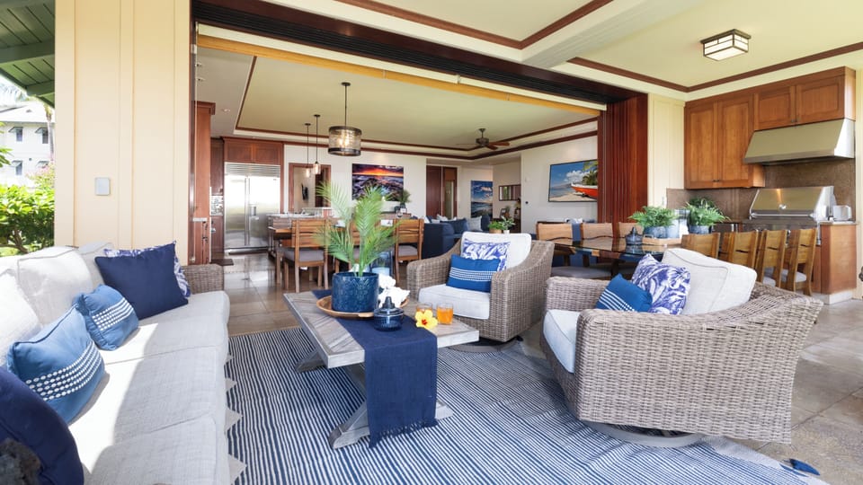 Large pocket doors blend indoor and outdoor living
