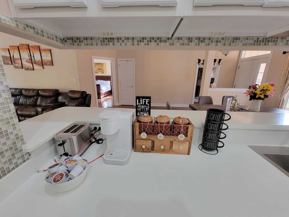 Breakfast bar in the kitchen