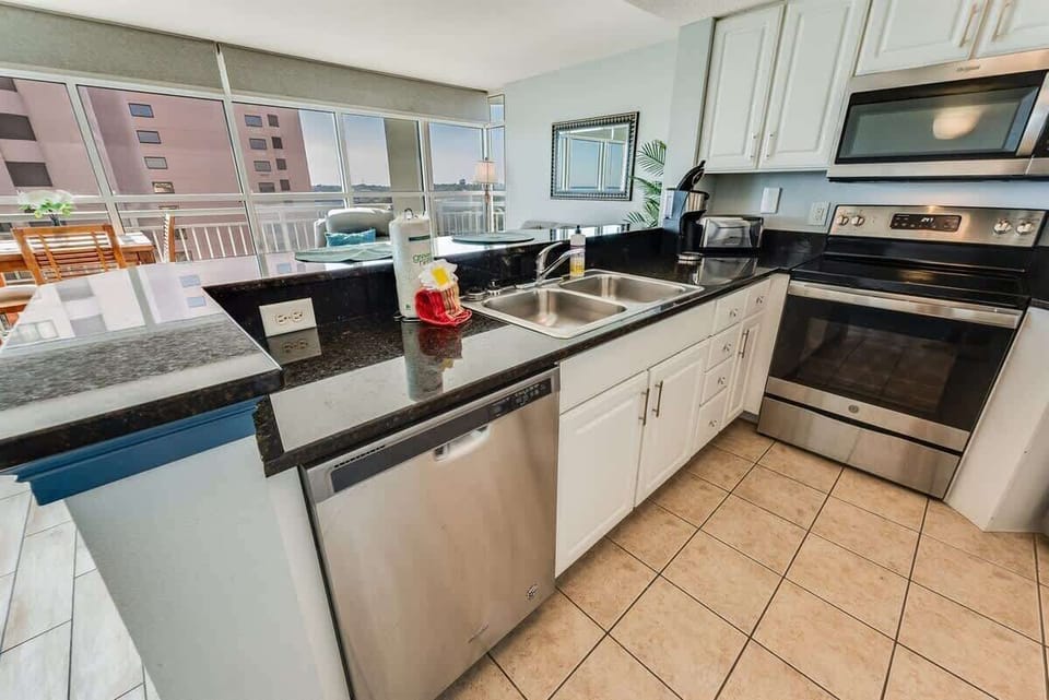 Large Kitchen Area