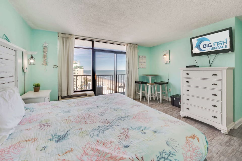Stunning Bedroom Beautifully Decorated with Amazing Views 💫✨
