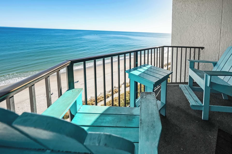 Breathtaking Views from Balcony!
