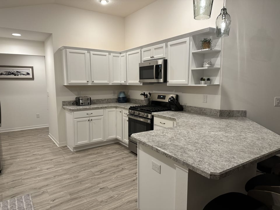 Full kitchen 