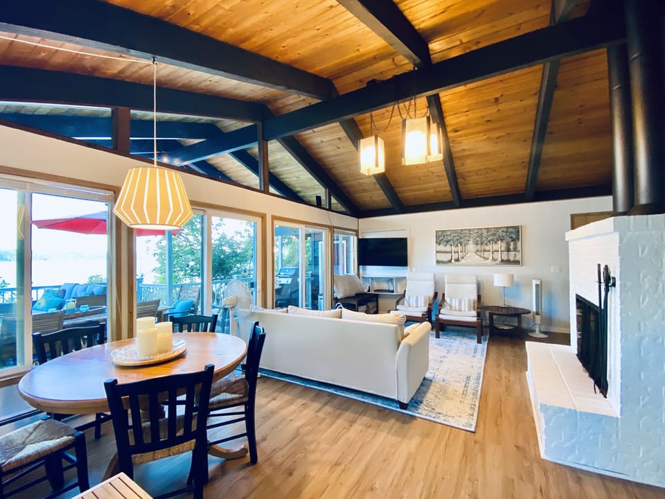 Living dining room area