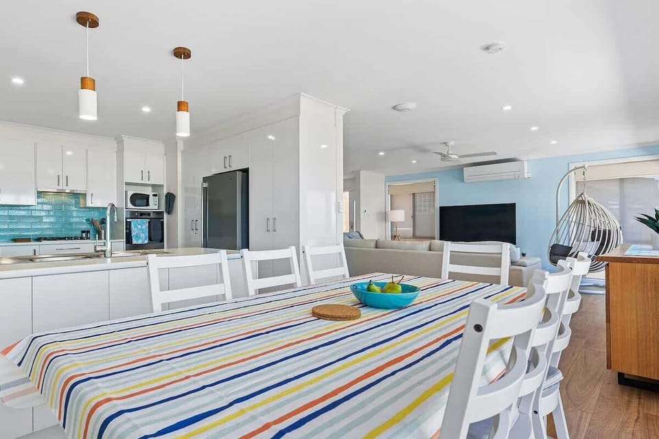 'Rancho Relaxo' - Dining Area with deck adjoining