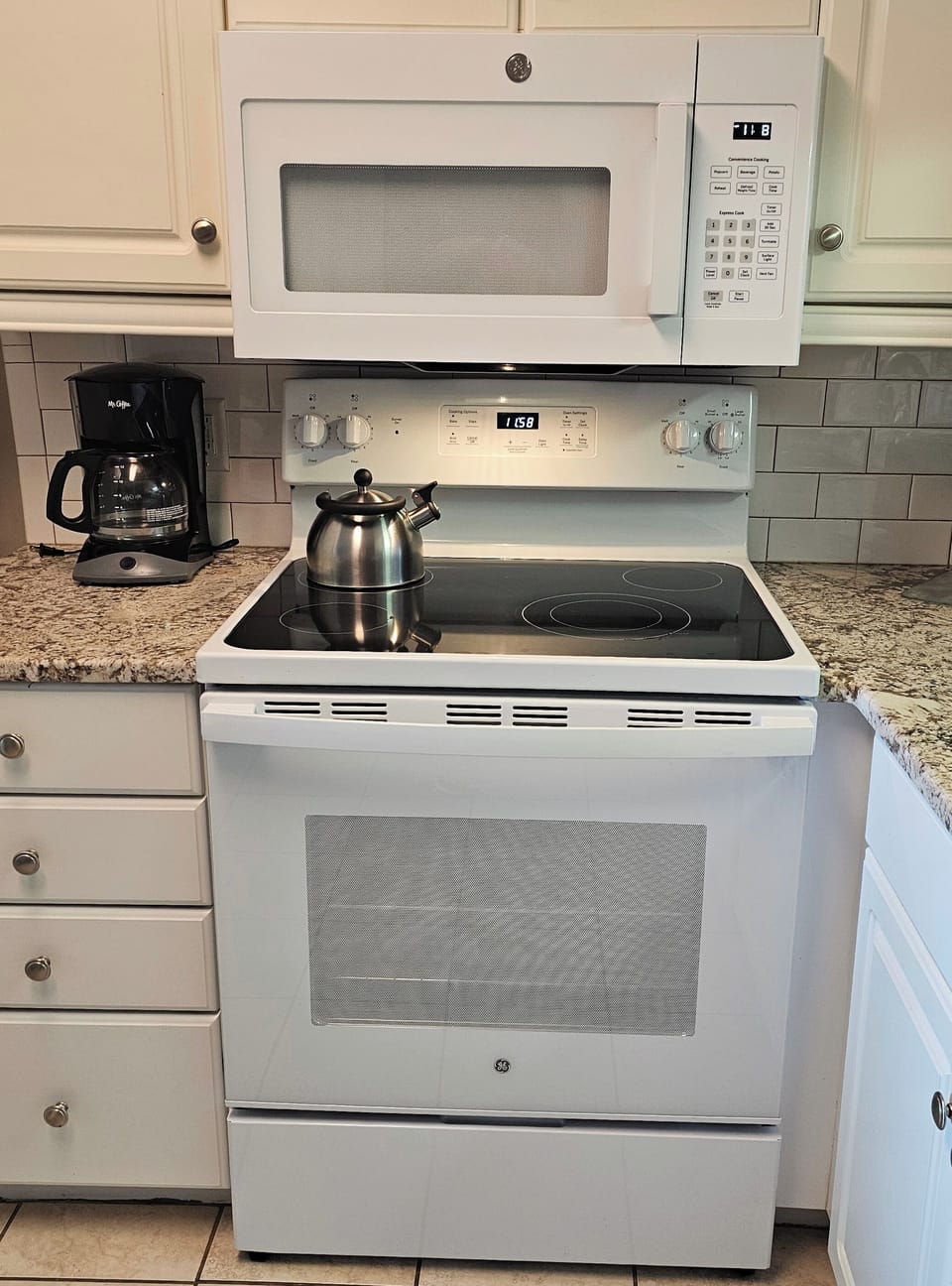 Brand new Stove/oven and microwave!