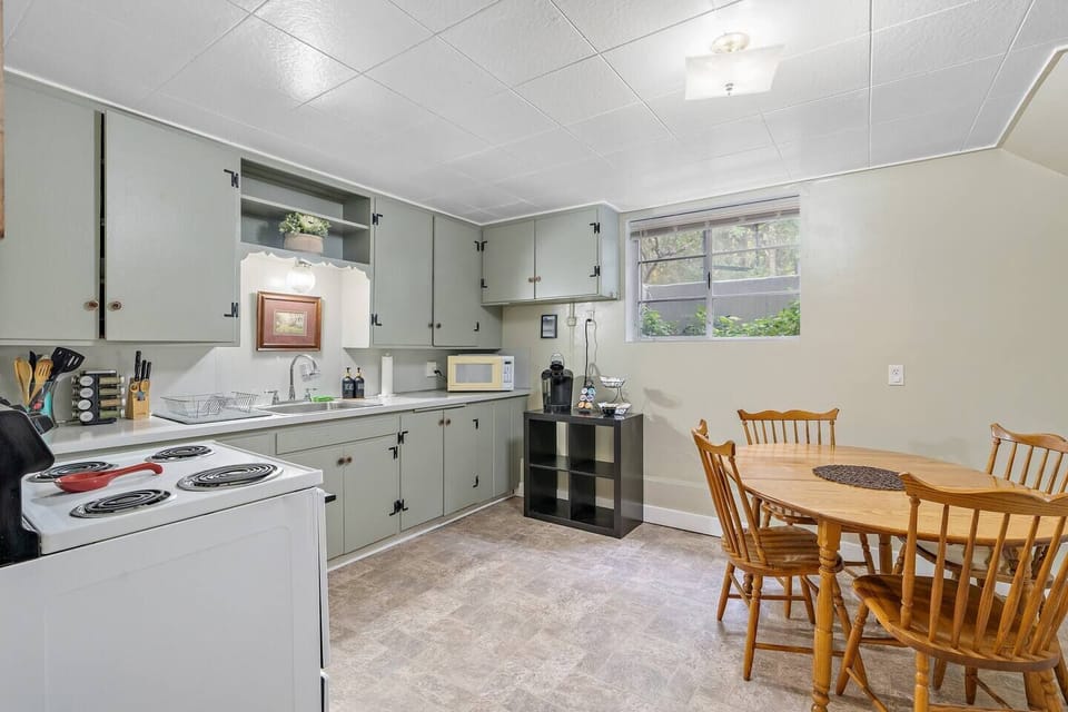 "The kitchen had what we needed for preparing meals and the laundry room was well stocked with extra linens and detergents." - Josh Nov 2022