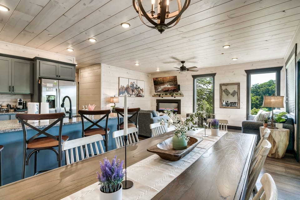 We poured our heart into putting together every detail in this open concept living room where families gather. After all, vacation is all about spending time with people we love.