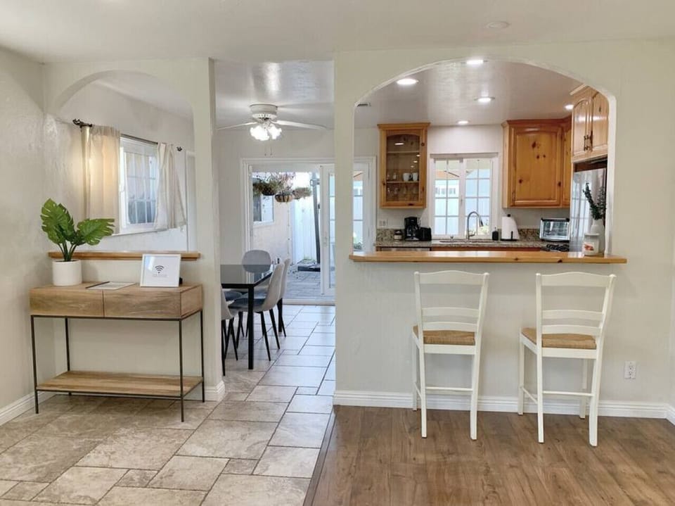A view to the kitchen