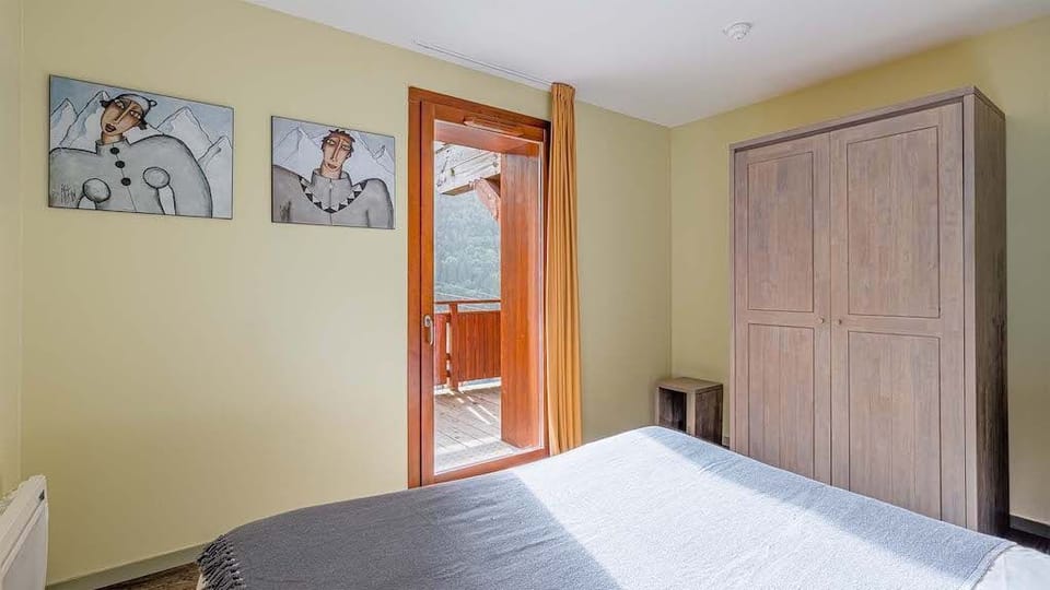 Relax in the double bed.