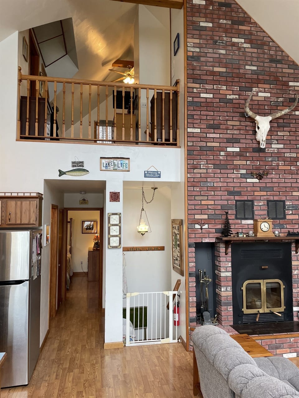 Hall to main floor bedrooms