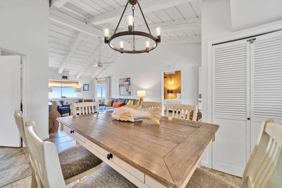 Dining Room With Seating For Six