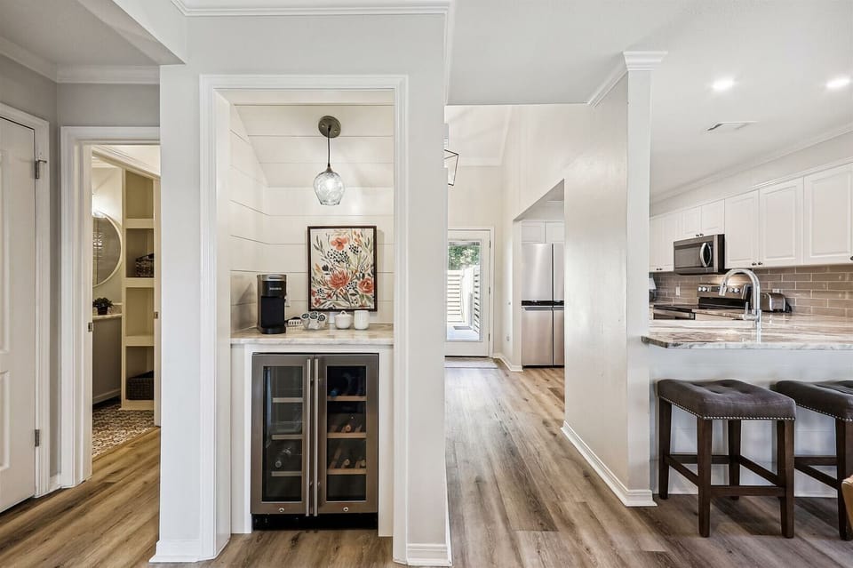 Wet bar