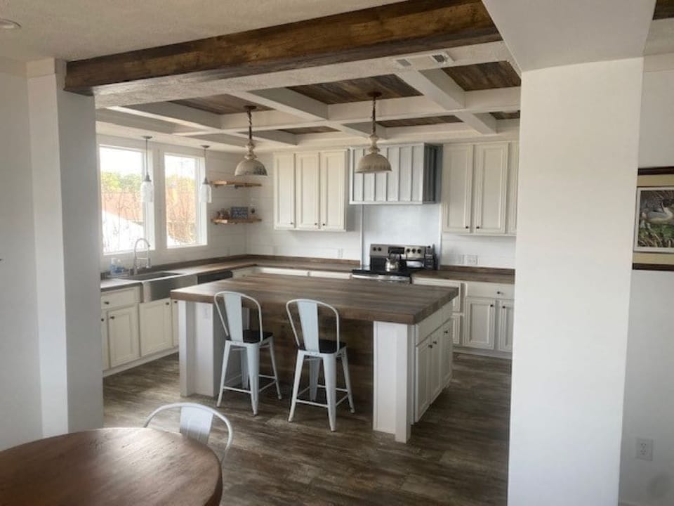 Full Kitchen Area