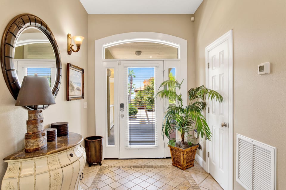 Main entry, 1 flight to enter