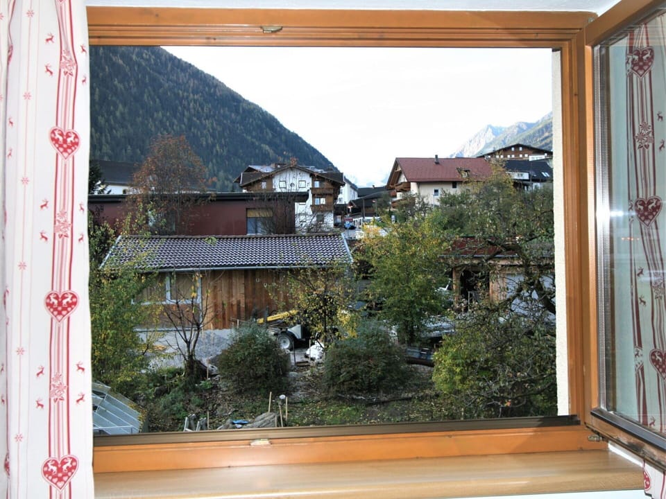 Sky, Mountain, Snow, Cloud, Azure, Slope, Natural Landscape, Highland, Sunlight, Tree