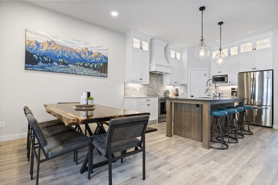 Fully equipped kitchen with coffee, espresso, filtered drinking water etc.