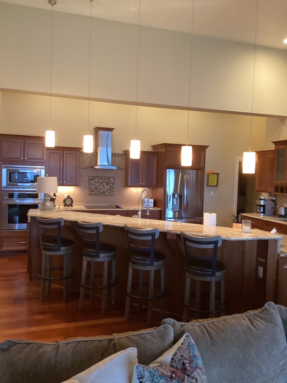 Counter seating 