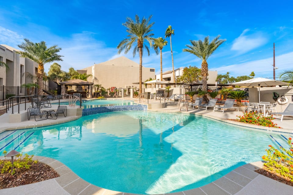 Pool & hot tub area